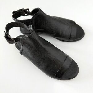 Eileen Fisher Black Leather Open Toe Sandal Size 6.5